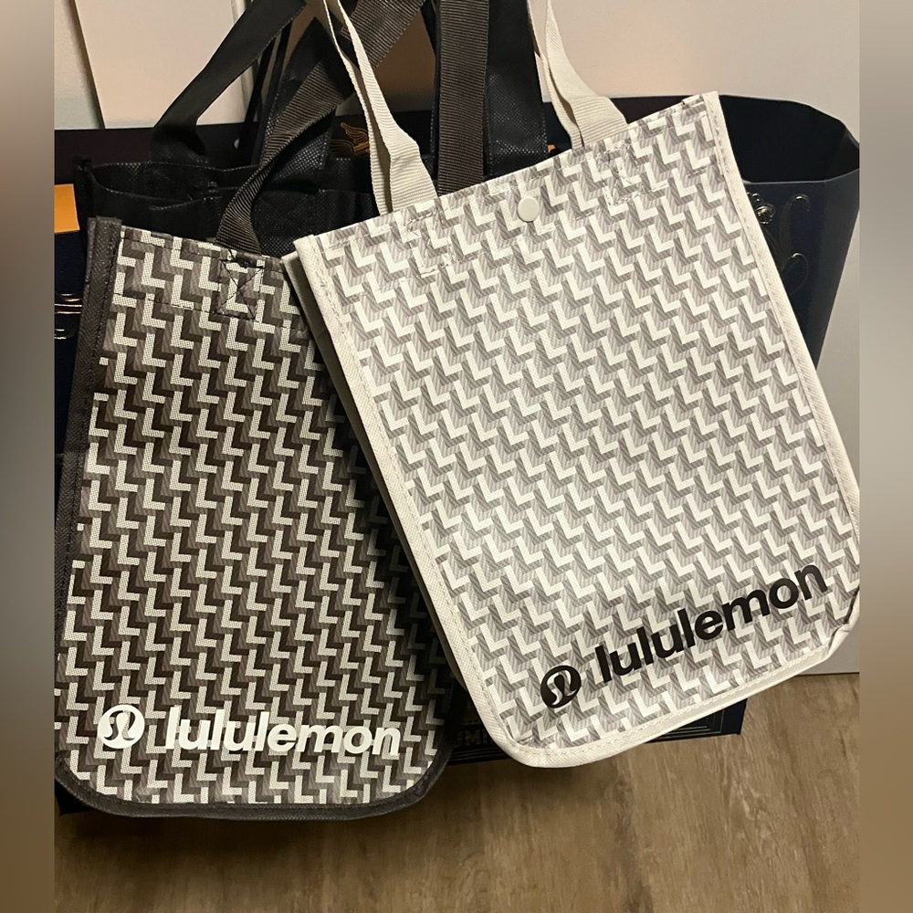 Lululemon reusable bags (2)